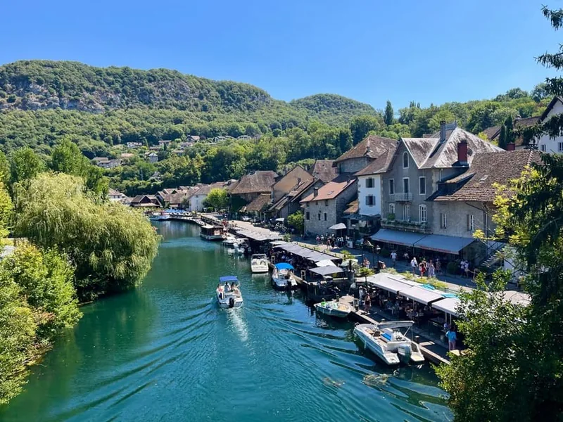 From Annecy: Tour of Chanaz and a Cruise on the Lake