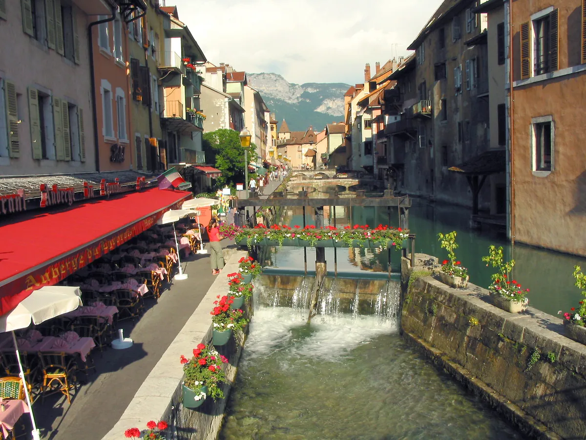 The Old Town and its canals